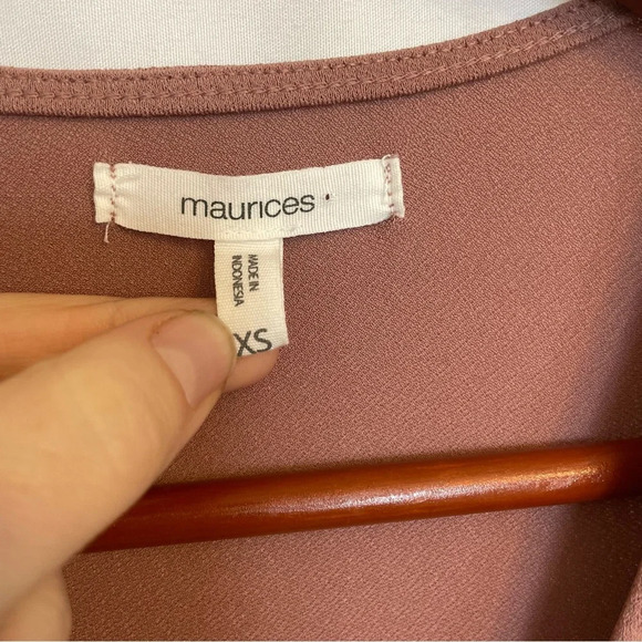 MAURICES Women’s Pink Mauve Sleeveless Blouse V Neck Size XS - Picture 3 of 9